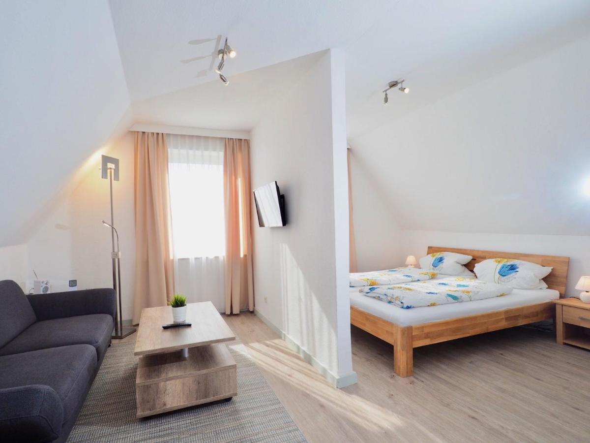 Apartmenthaus Jasmin ビューズム エクステリア 写真